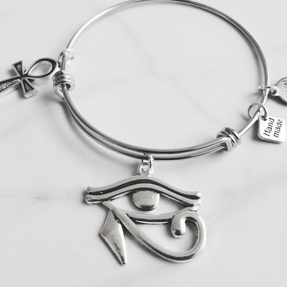 Illusion charm bracelet